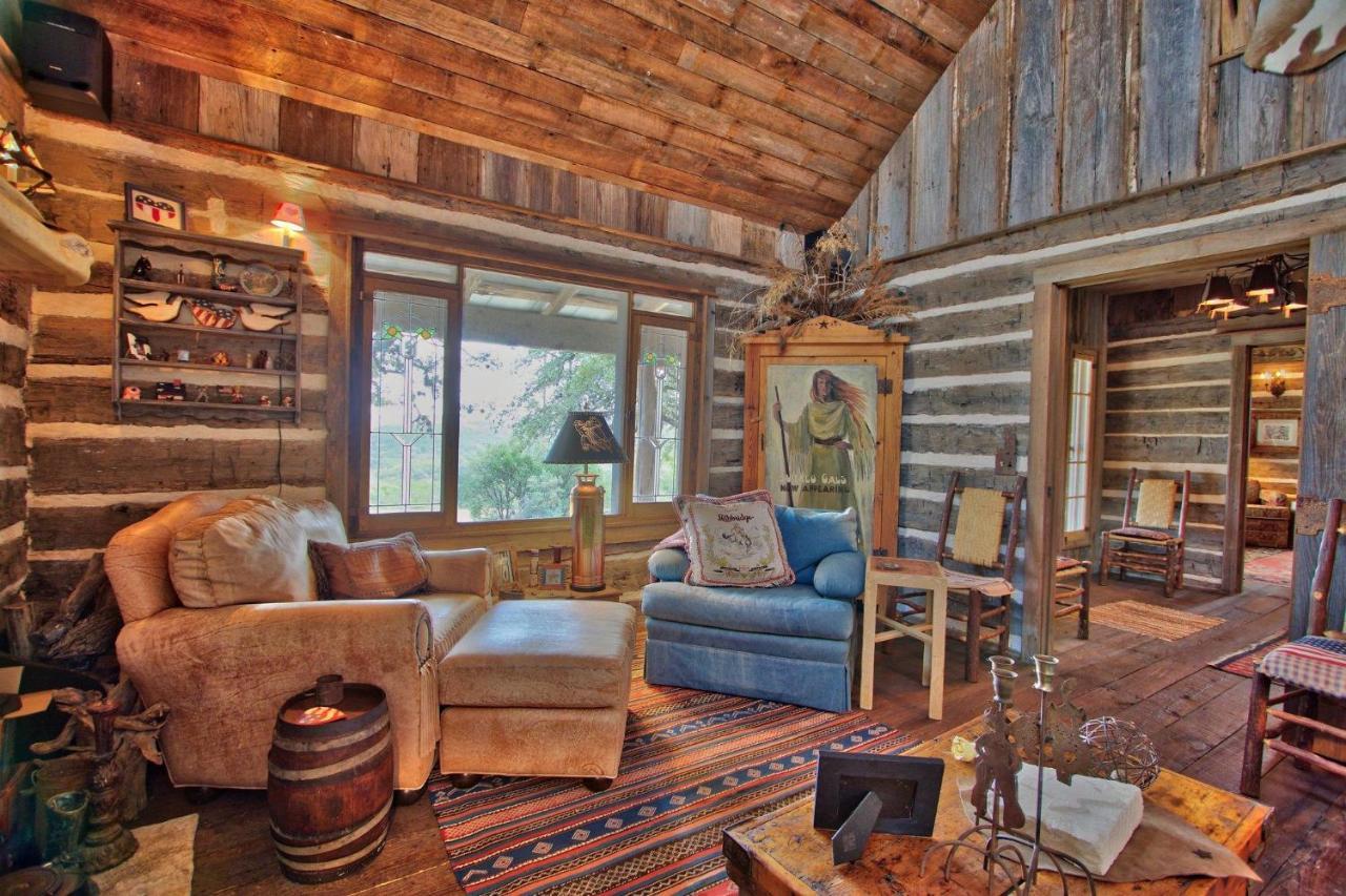 Log Cabin At Old Glory Ranch Wimberley Ngoại thất bức ảnh