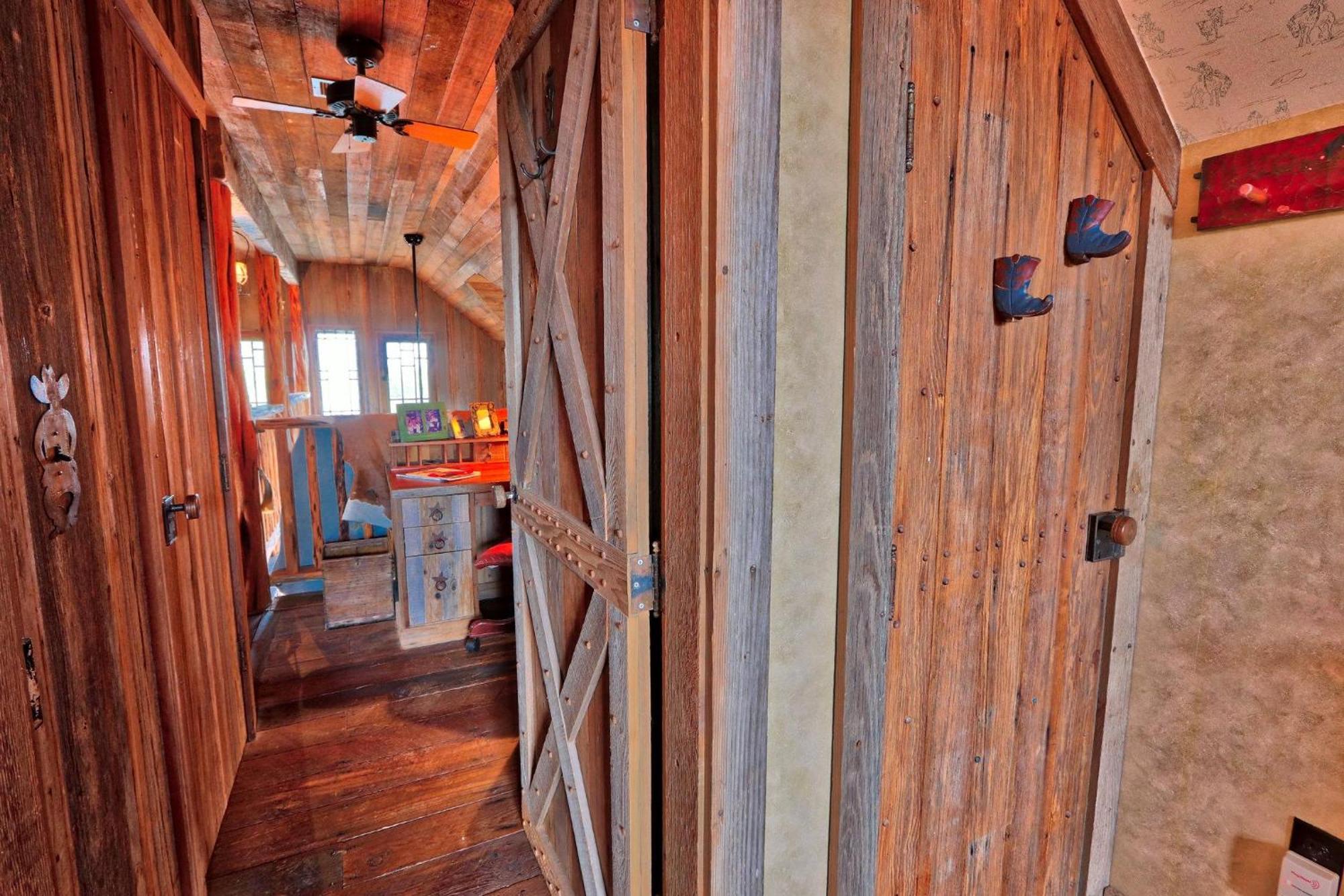 Log Cabin At Old Glory Ranch Wimberley Ngoại thất bức ảnh