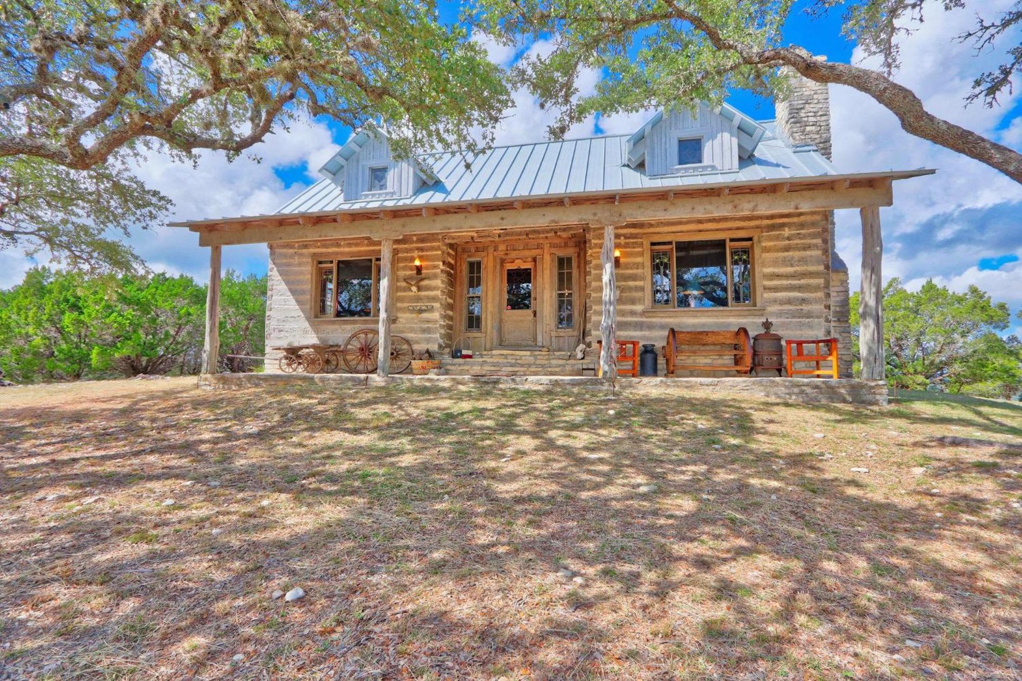 Log Cabin At Old Glory Ranch Wimberley Ngoại thất bức ảnh