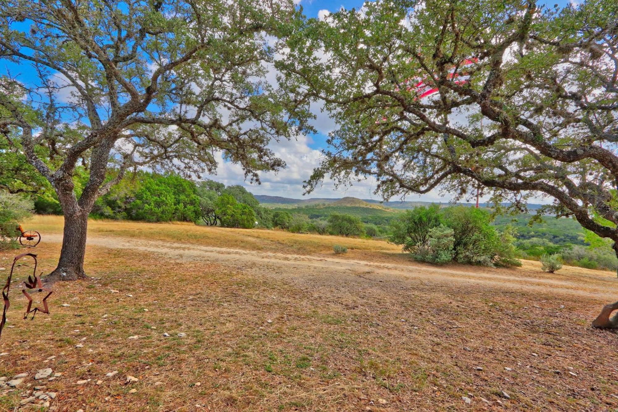 Log Cabin At Old Glory Ranch Wimberley Ngoại thất bức ảnh