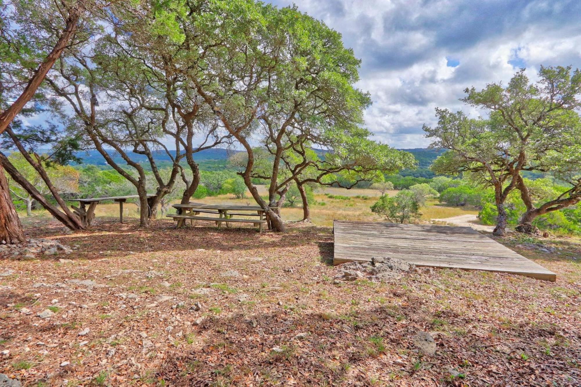 Log Cabin At Old Glory Ranch Wimberley Ngoại thất bức ảnh